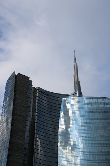 UniCredit Tower Piazza Gae Aulenti night