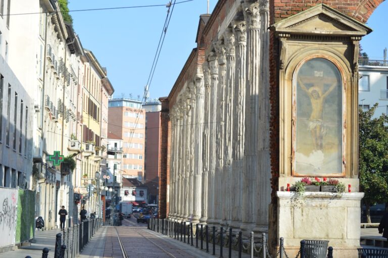 Milan historique ruelles et quartiers Milan travel tourism landmark