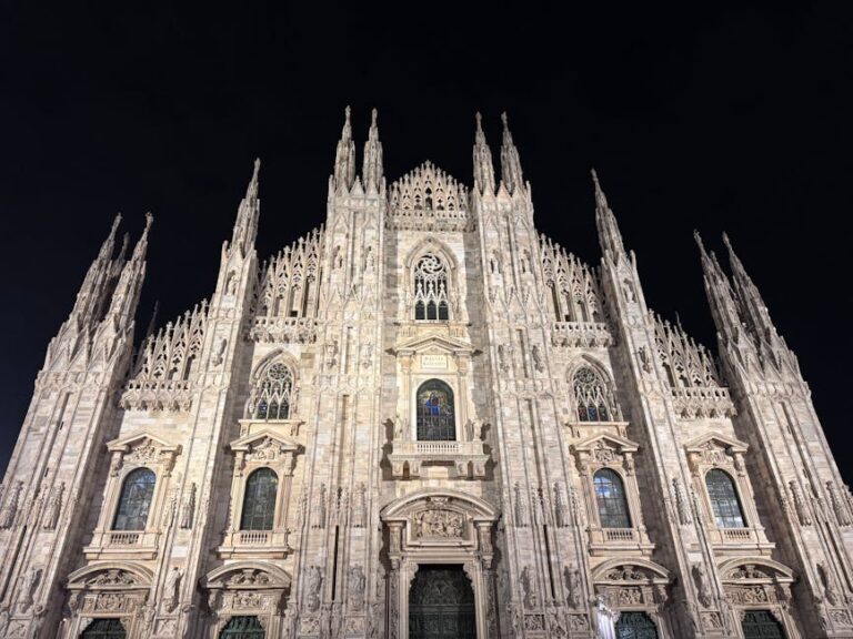 Itin raire pied des monuments Milan travel tourism landmark