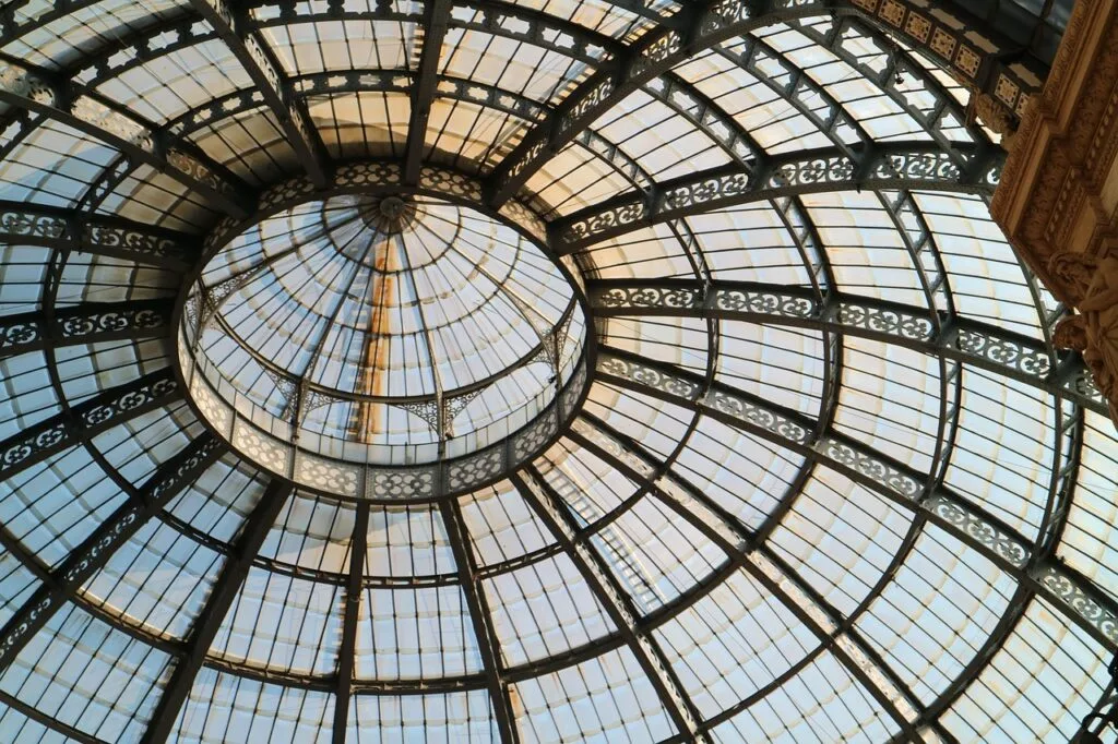 Coupole en verre de la Galleria Vittorio Emanuele II à Milan